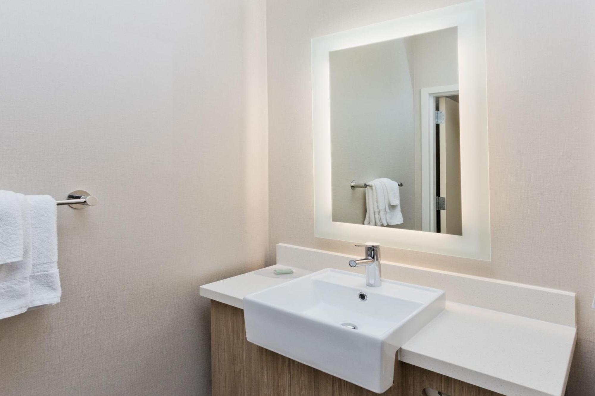 Springhill Suites Birmingham Colonnade Extérieur photo
