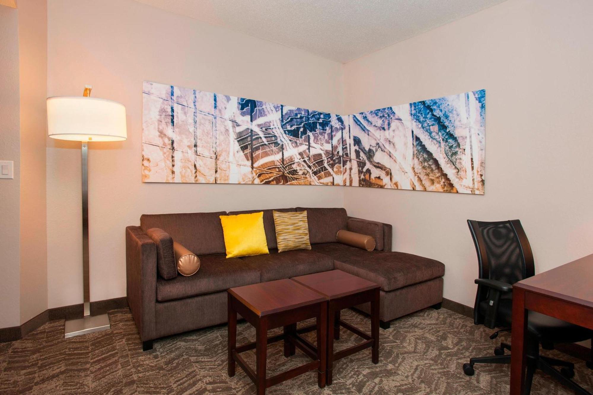 Springhill Suites Birmingham Colonnade Extérieur photo