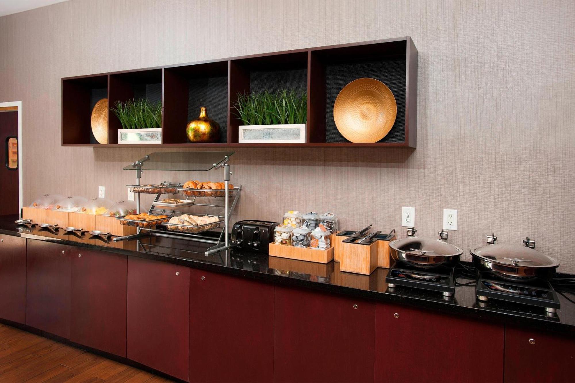 Springhill Suites Birmingham Colonnade Extérieur photo