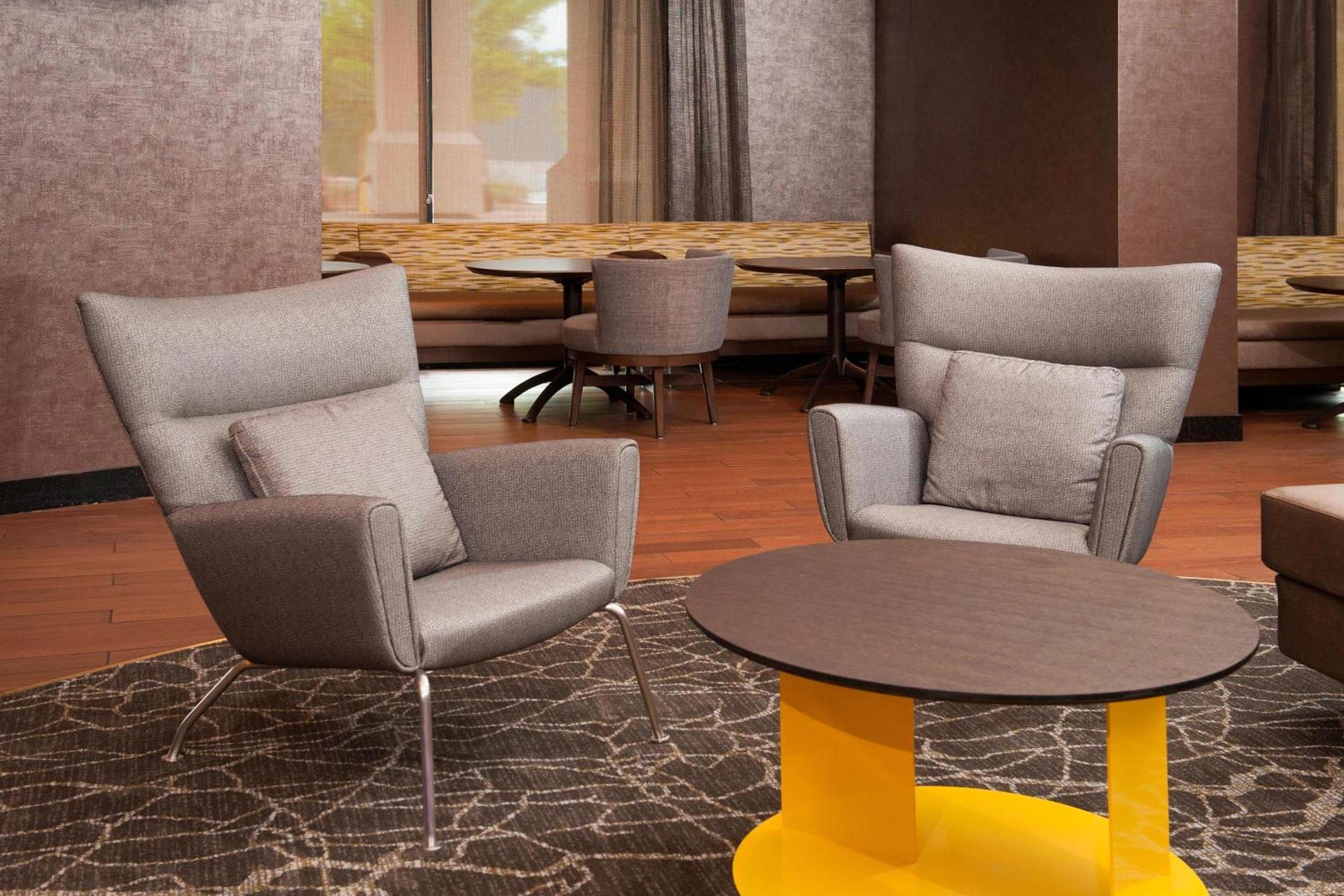 Springhill Suites Birmingham Colonnade Extérieur photo